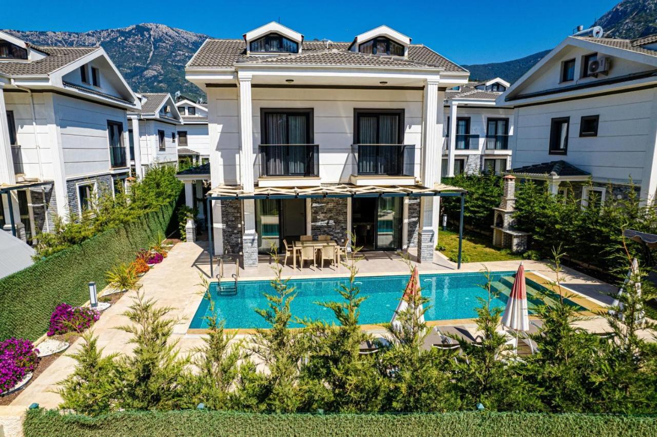 4 Bedroom Holiday Villa In Hisaroenue Oeluedeniz- Gold Rose Fethiye Exterior photo