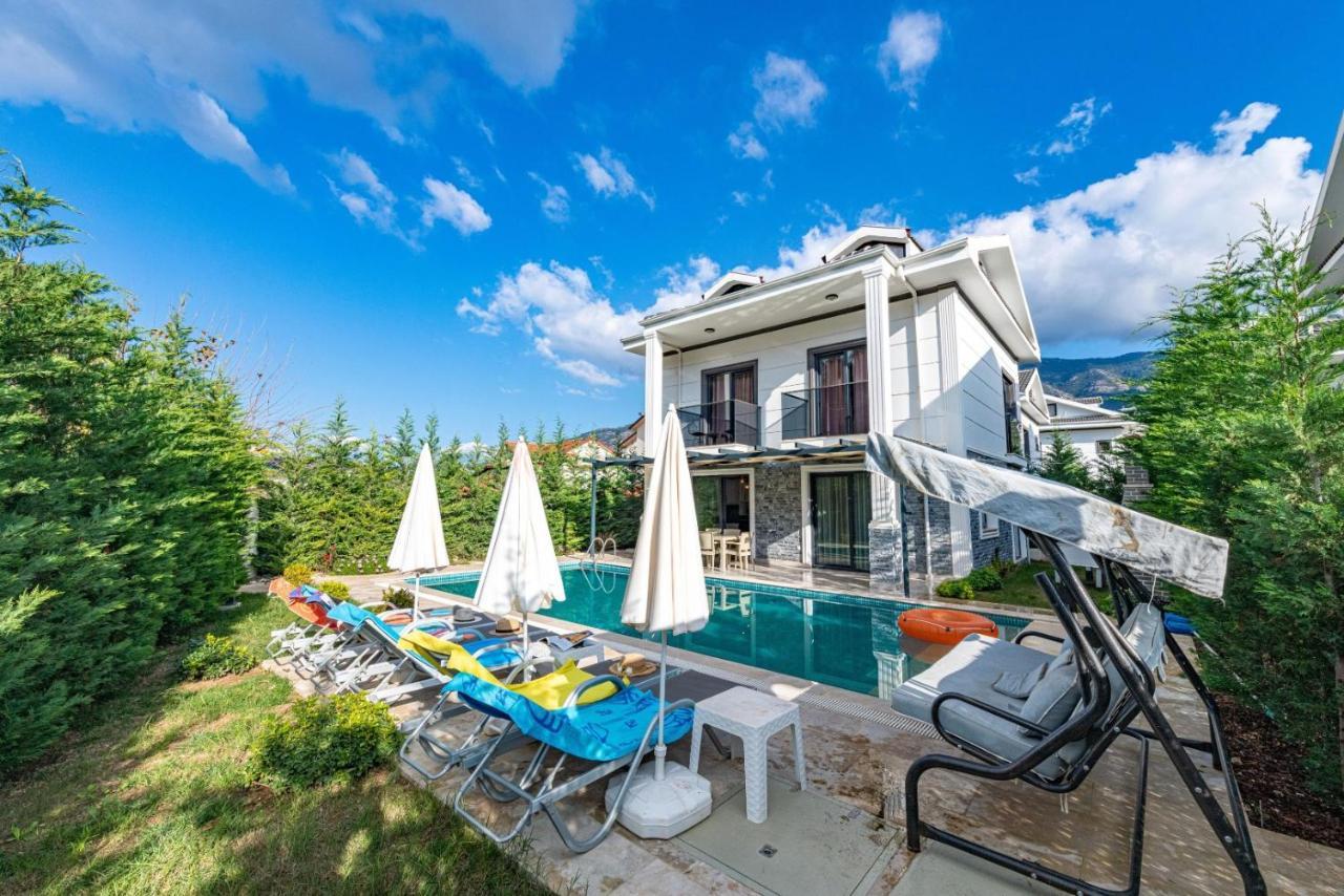 4 Bedroom Holiday Villa In Hisaroenue Oeluedeniz- Gold Rose Fethiye Exterior photo