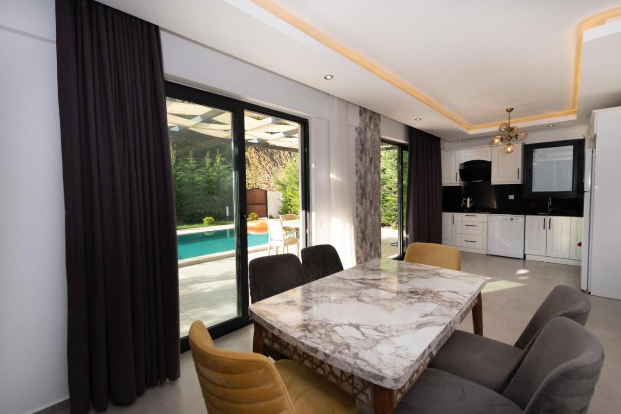 4 Bedroom Holiday Villa In Hisaroenue Oeluedeniz- Gold Rose Fethiye Exterior photo