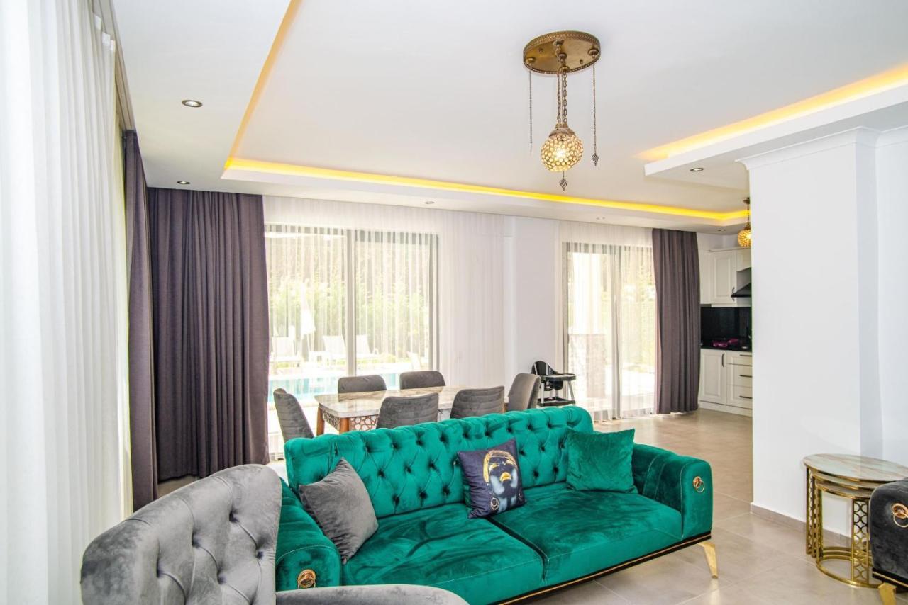 4 Bedroom Holiday Villa In Hisaroenue Oeluedeniz- Gold Rose Fethiye Exterior photo